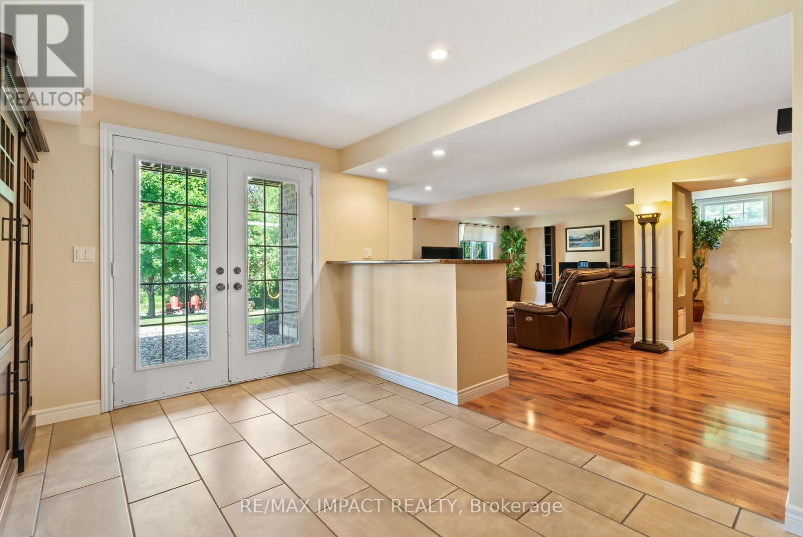 422 7A Highway, Cavan Monaghan (Cavan Twp), ON - Indoor Photo Showing Other Room