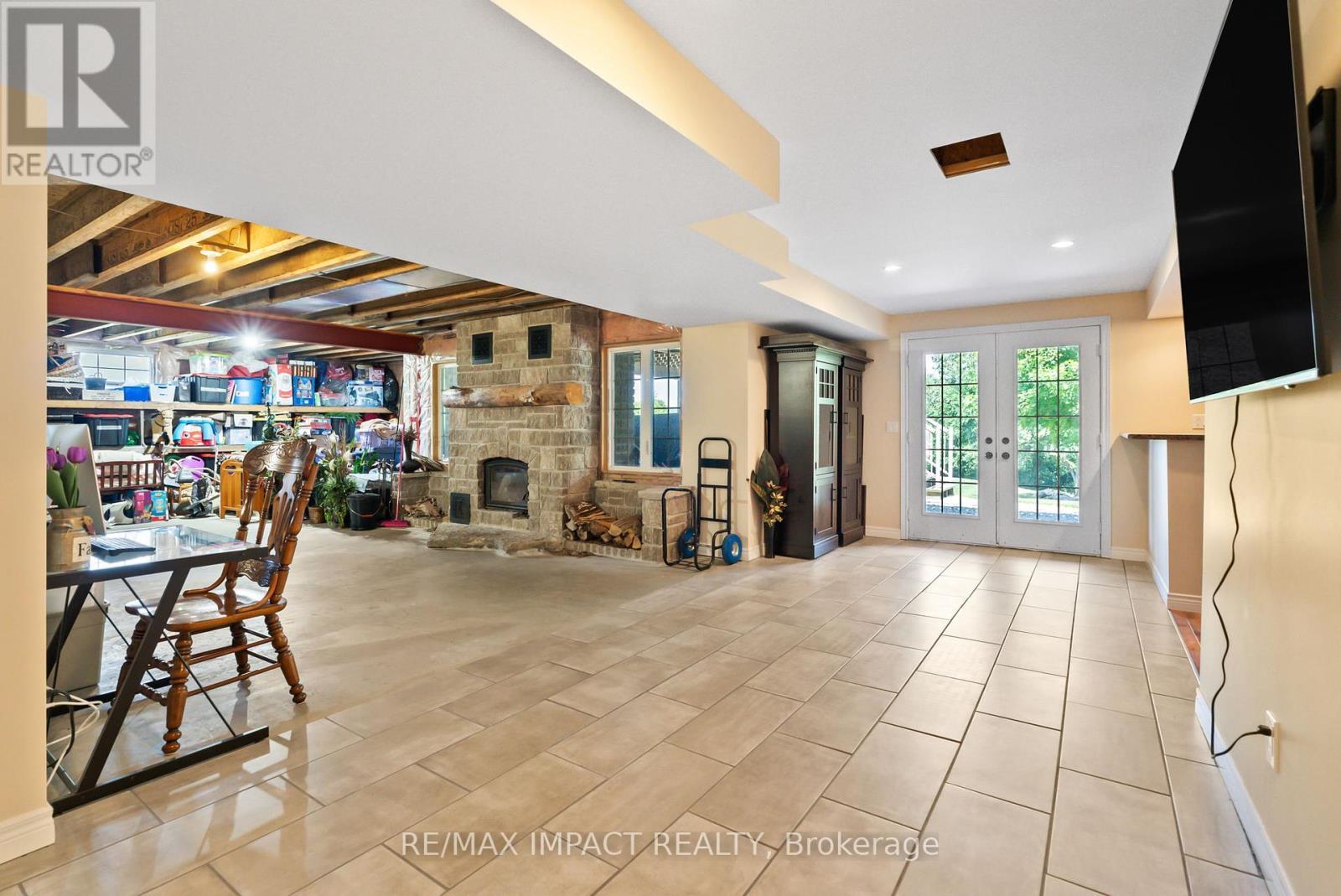 422 7A Highway, Cavan Monaghan (Cavan Twp), ON - Indoor Photo Showing Other Room