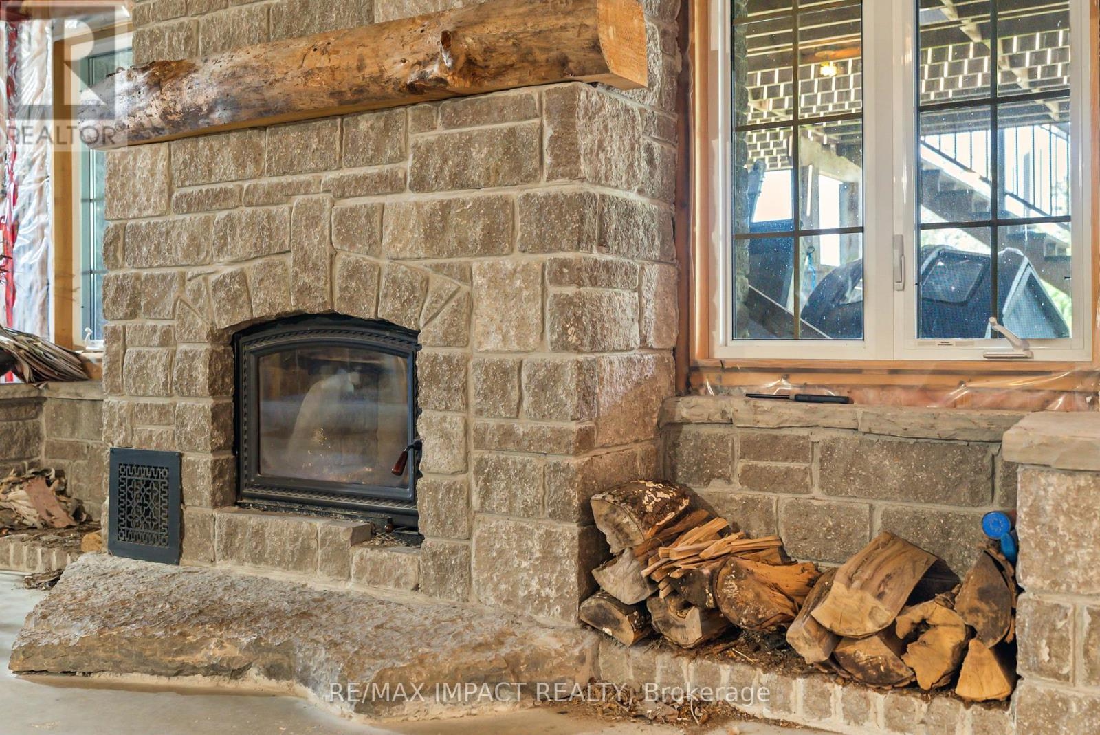 422 7A Highway, Cavan Monaghan (Cavan Twp), ON - Indoor Photo Showing Living Room With Fireplace