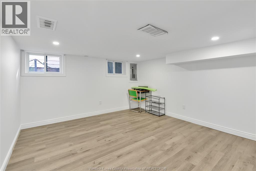 437 Karl Place, Windsor, ON - Indoor