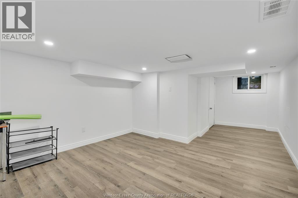 437 Karl Place, Windsor, ON - Indoor