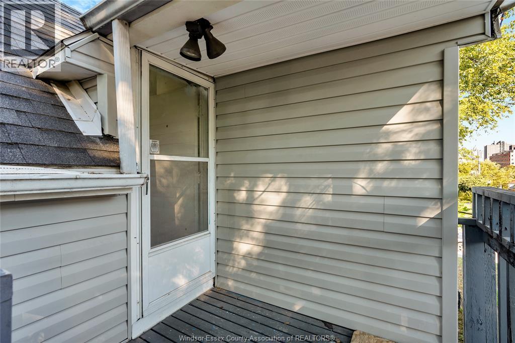 437 Karl Place, Windsor, ON - Outdoor With Exterior