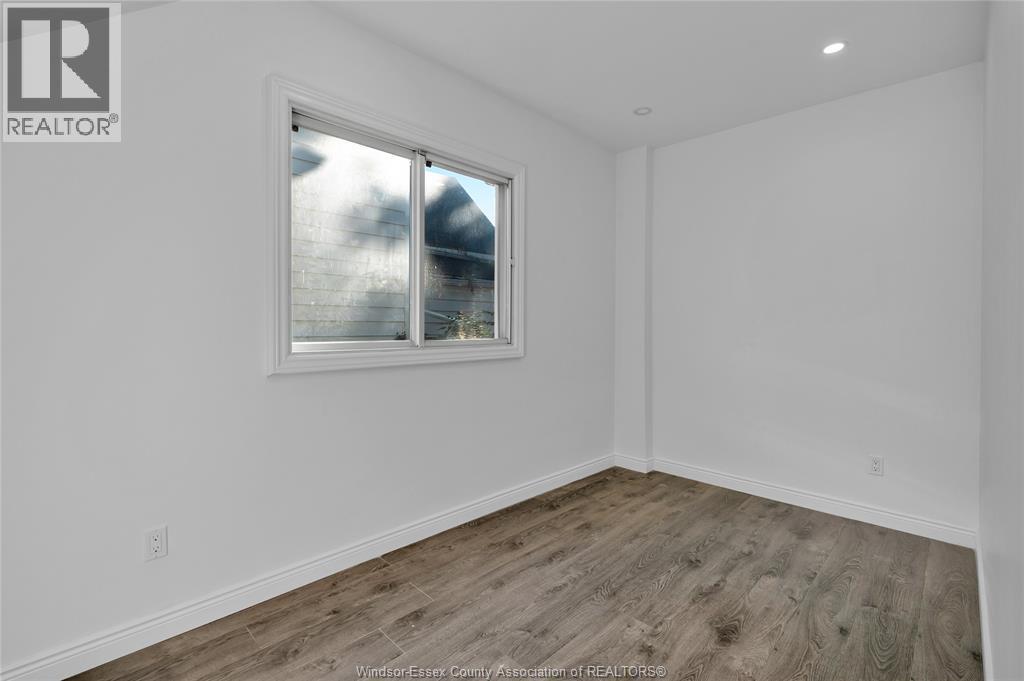 437 Karl Place, Windsor, ON - Indoor Photo Showing Other Room