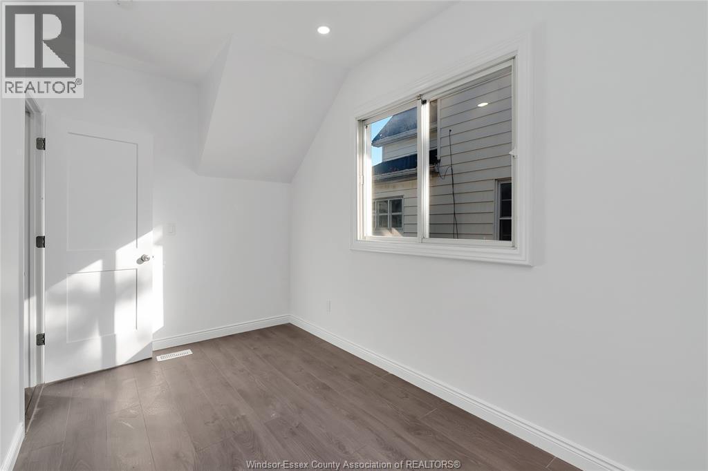 437 Karl Place, Windsor, ON - Indoor Photo Showing Other Room