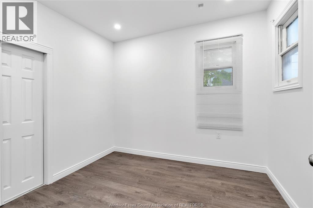 437 Karl Place, Windsor, ON - Indoor Photo Showing Other Room