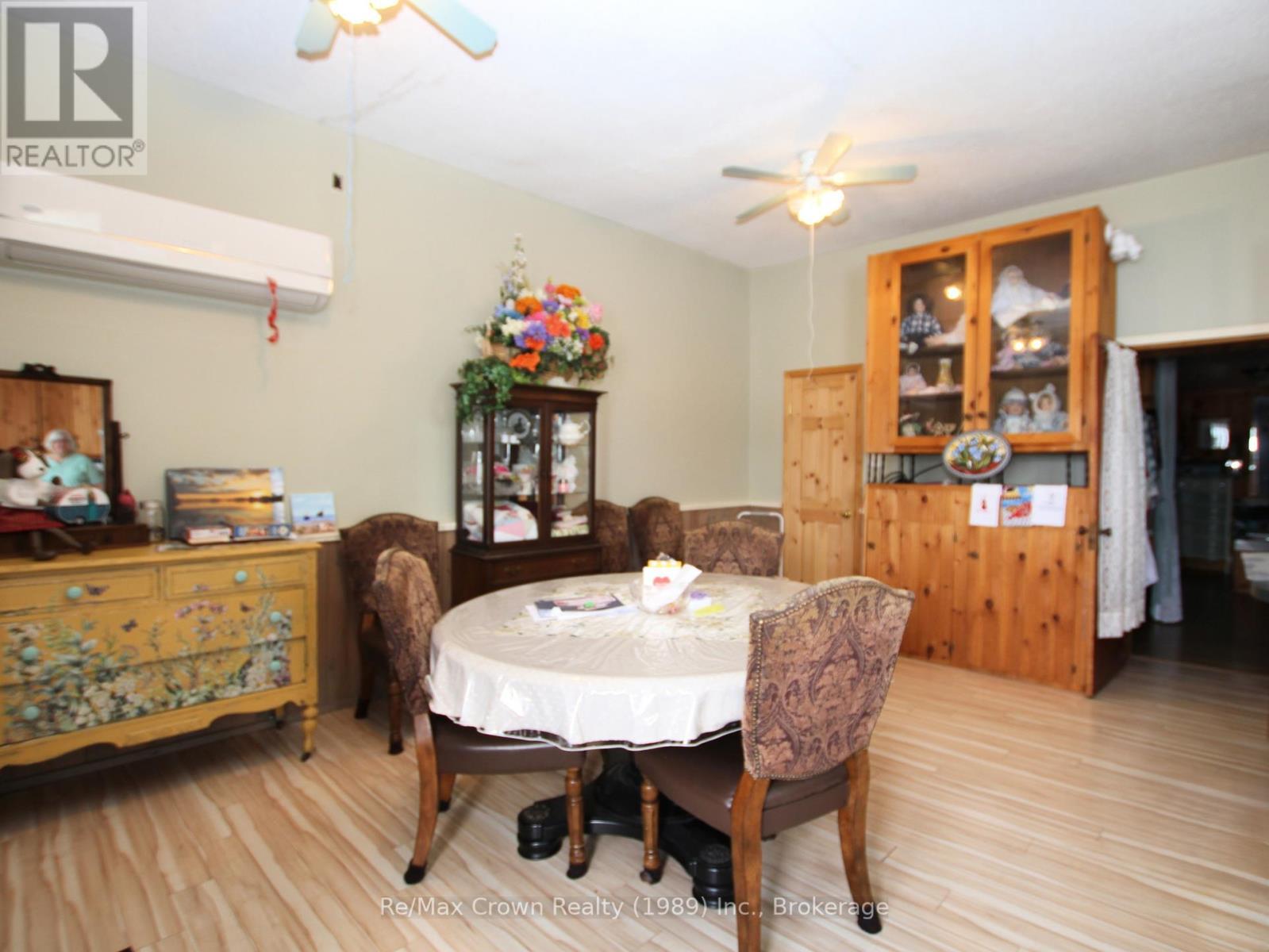 84-85 Wilson Lake Road, Parry Sound Remote Area (Port Loring), ON - Indoor Photo Showing Dining Room