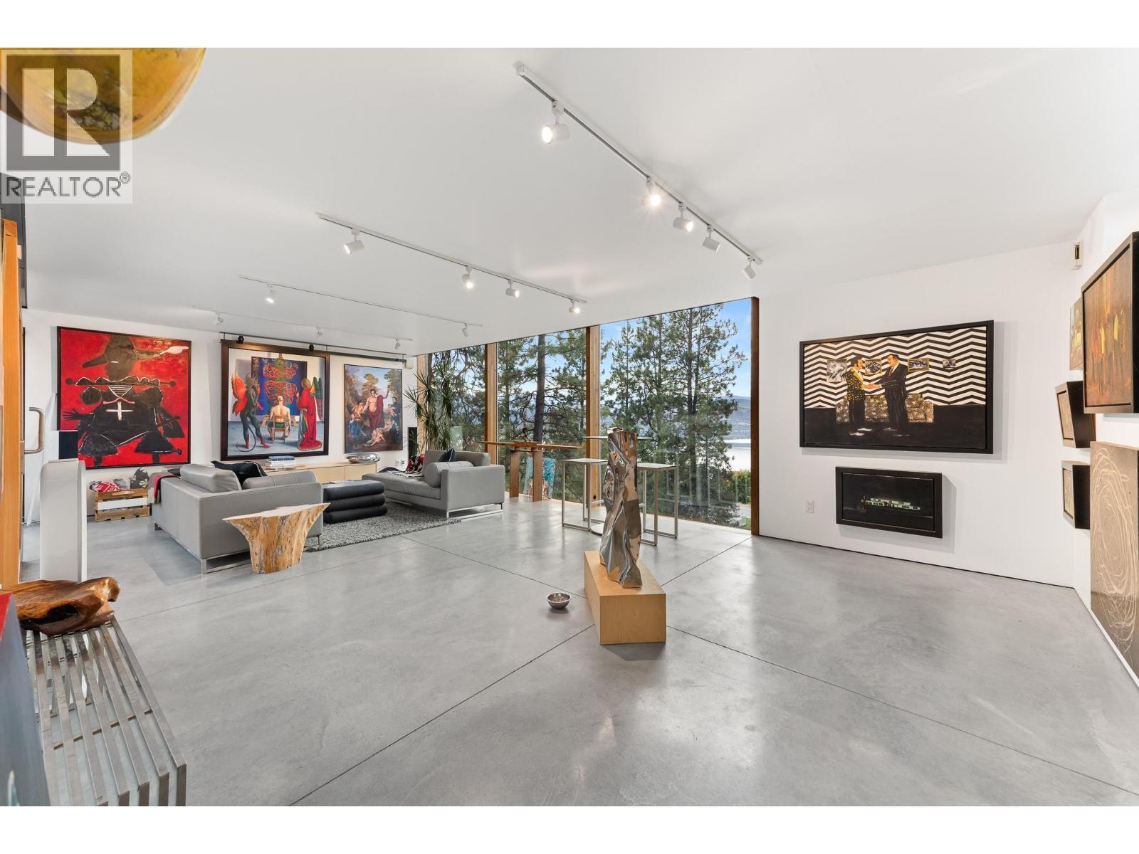 2843 Arawana Place, Naramata, BC - Indoor