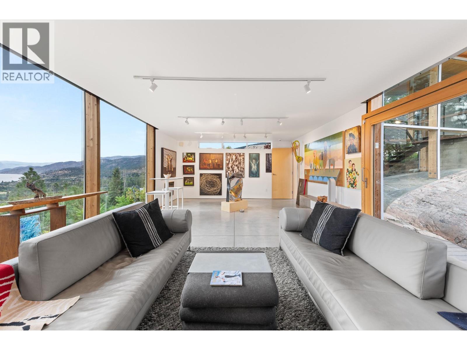 2843 Arawana Place, Naramata, BC - Indoor Photo Showing Other Room