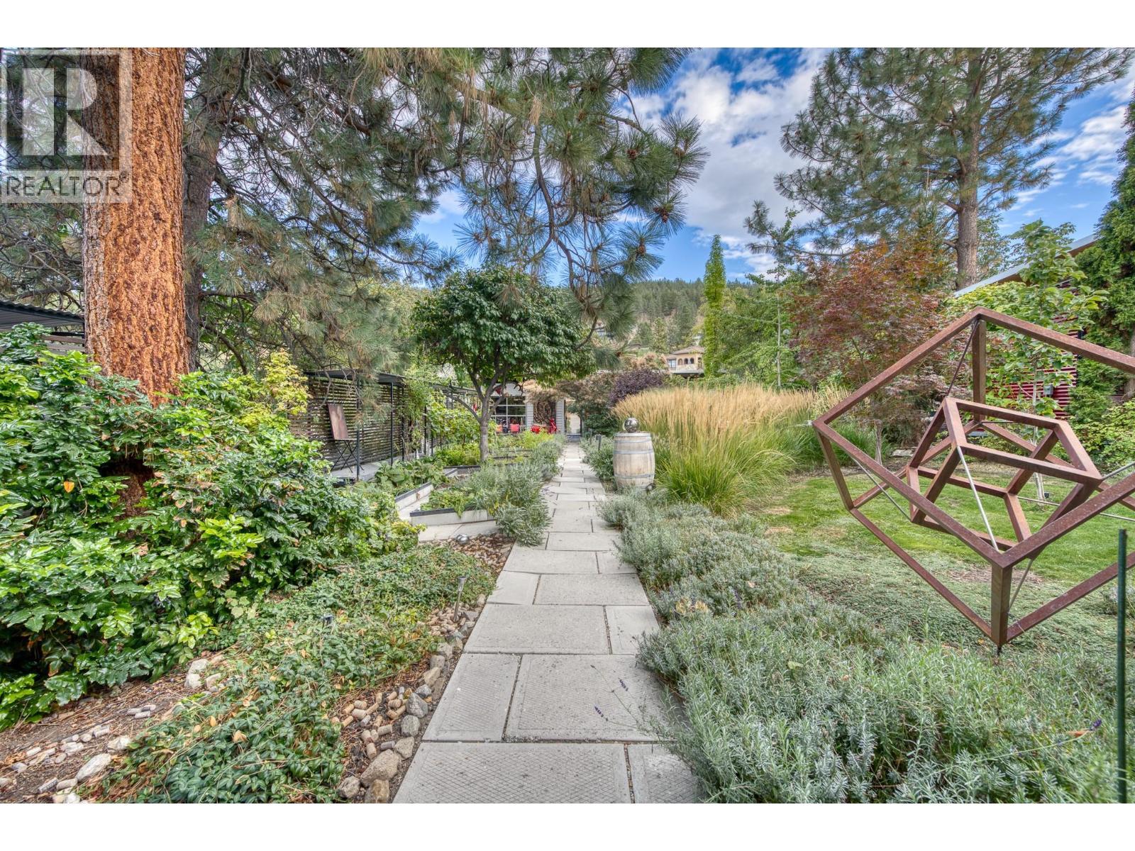 2843 Arawana Place, Naramata, BC - Outdoor