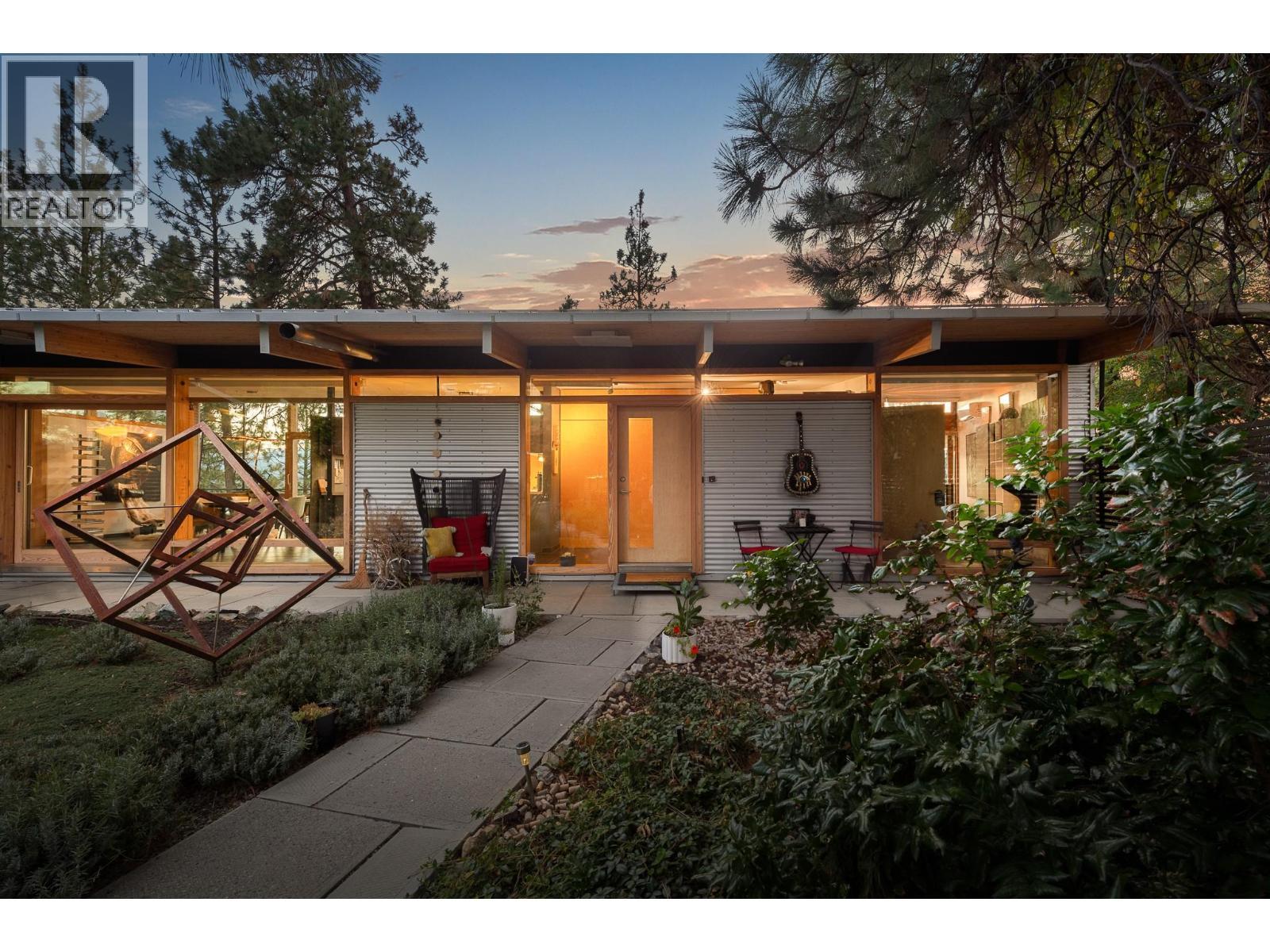 2843 Arawana Place, Naramata, BC - Outdoor