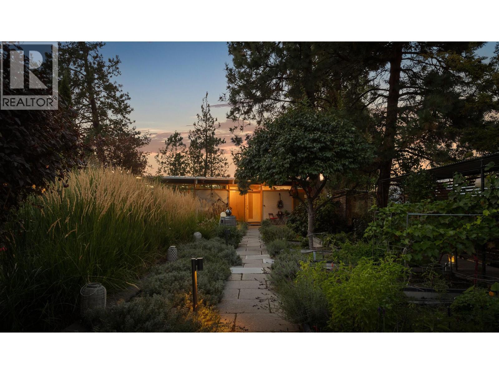 2843 Arawana Place, Naramata, BC - Outdoor