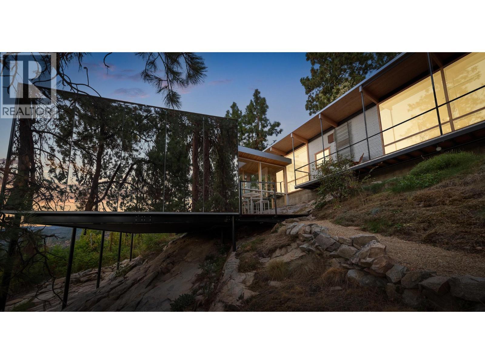 2843 Arawana Place, Naramata, BC - Outdoor