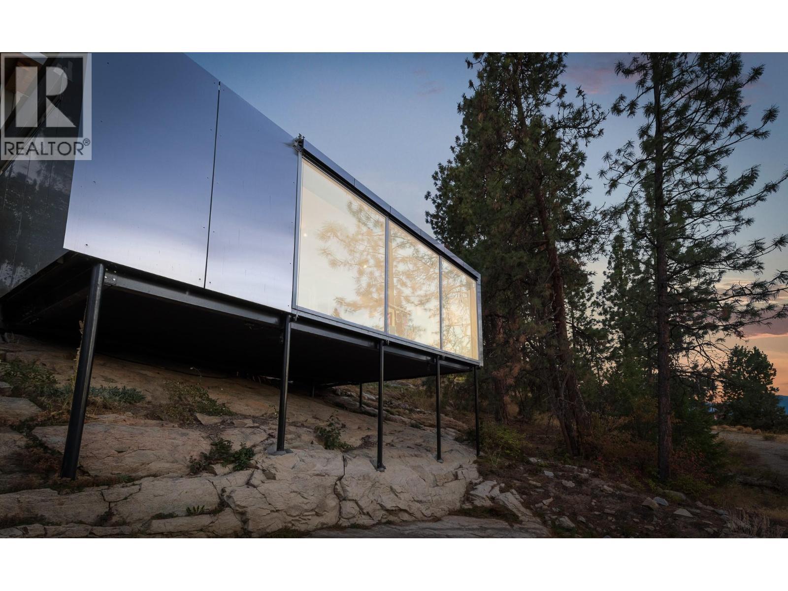 2843 Arawana Place, Naramata, BC - Outdoor