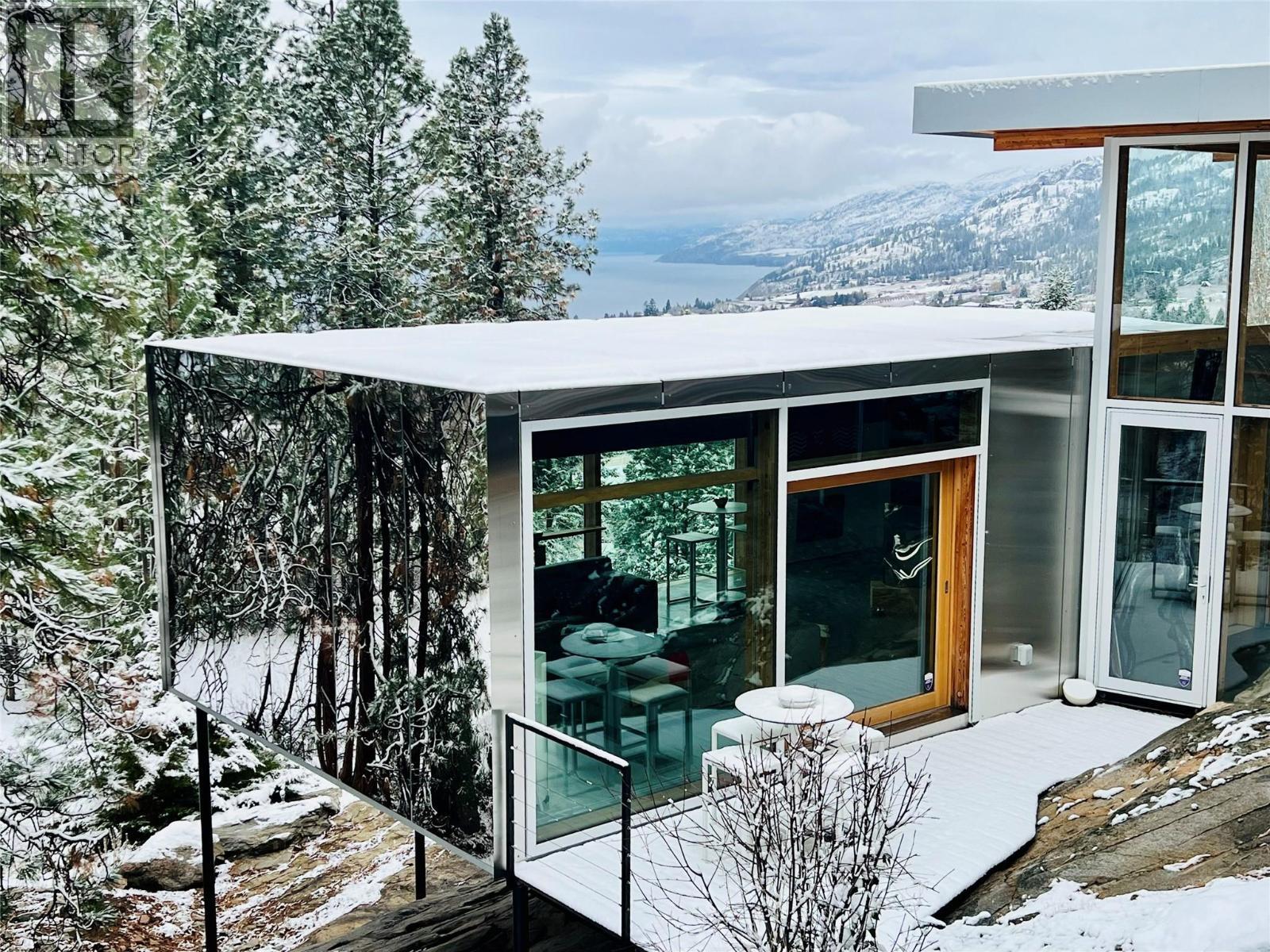 2843 Arawana Place, Naramata, BC - Outdoor