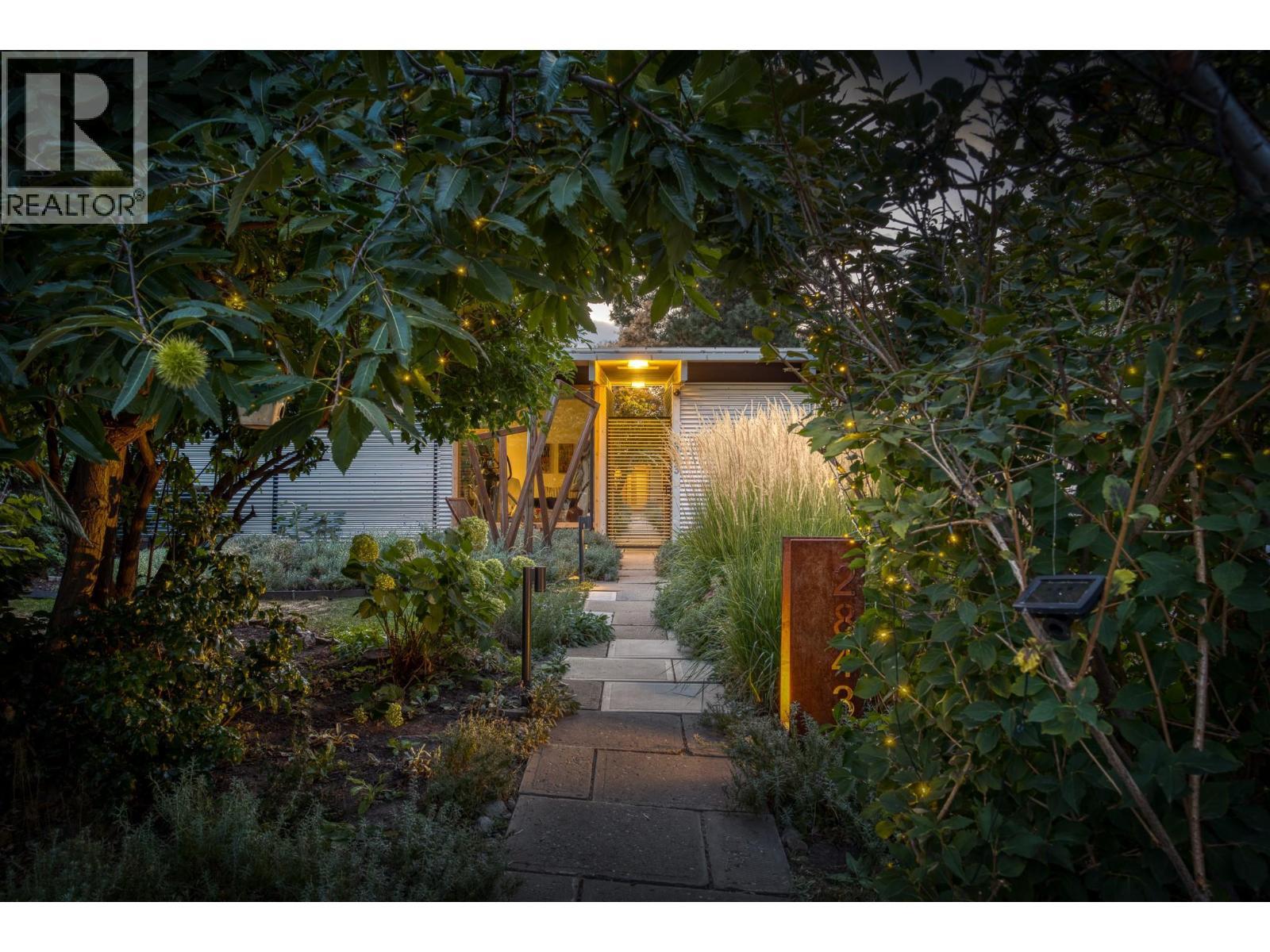 2843 Arawana Place, Naramata, BC - Outdoor