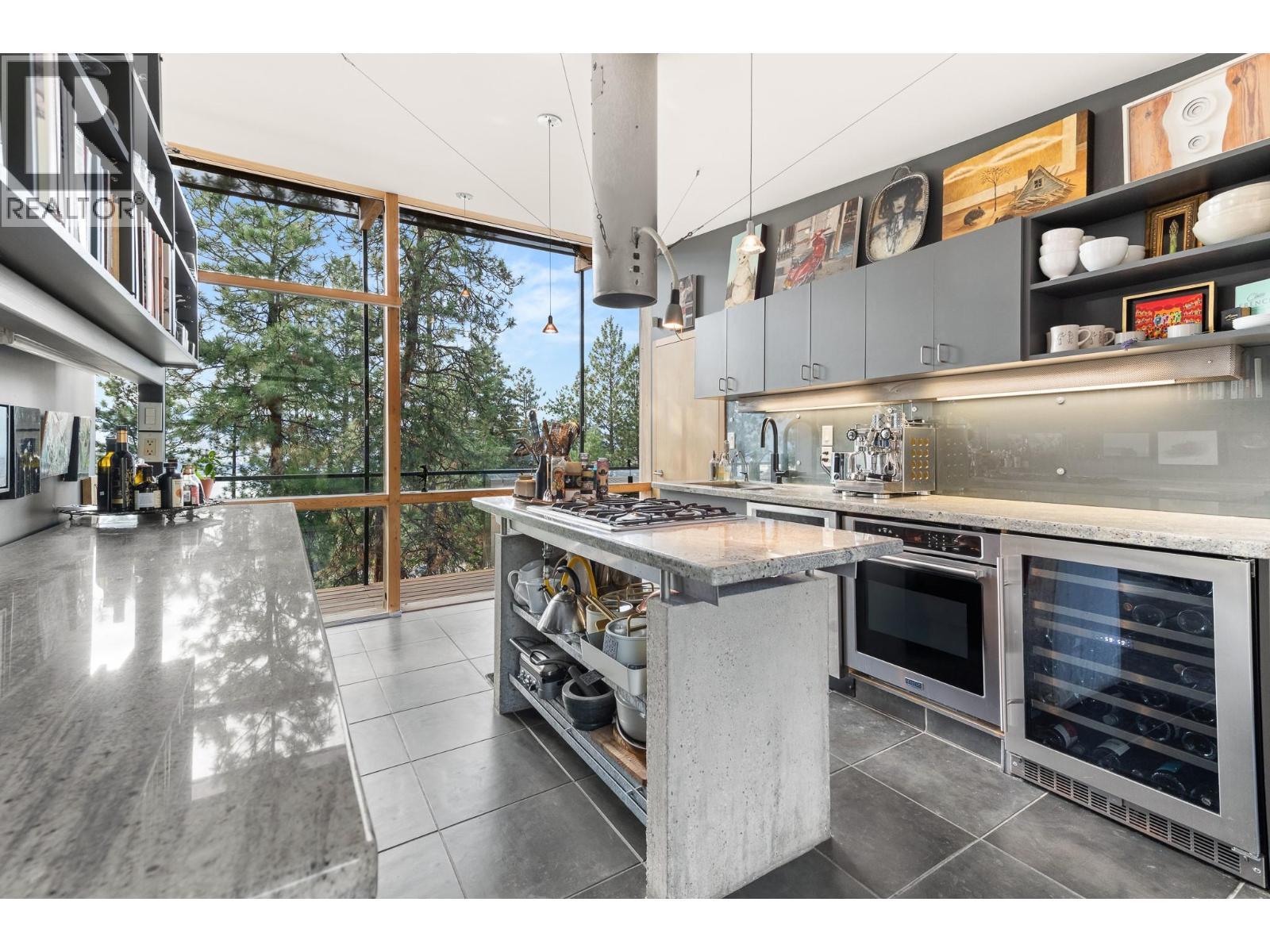 2843 Arawana Place, Naramata, BC - Indoor Photo Showing Kitchen