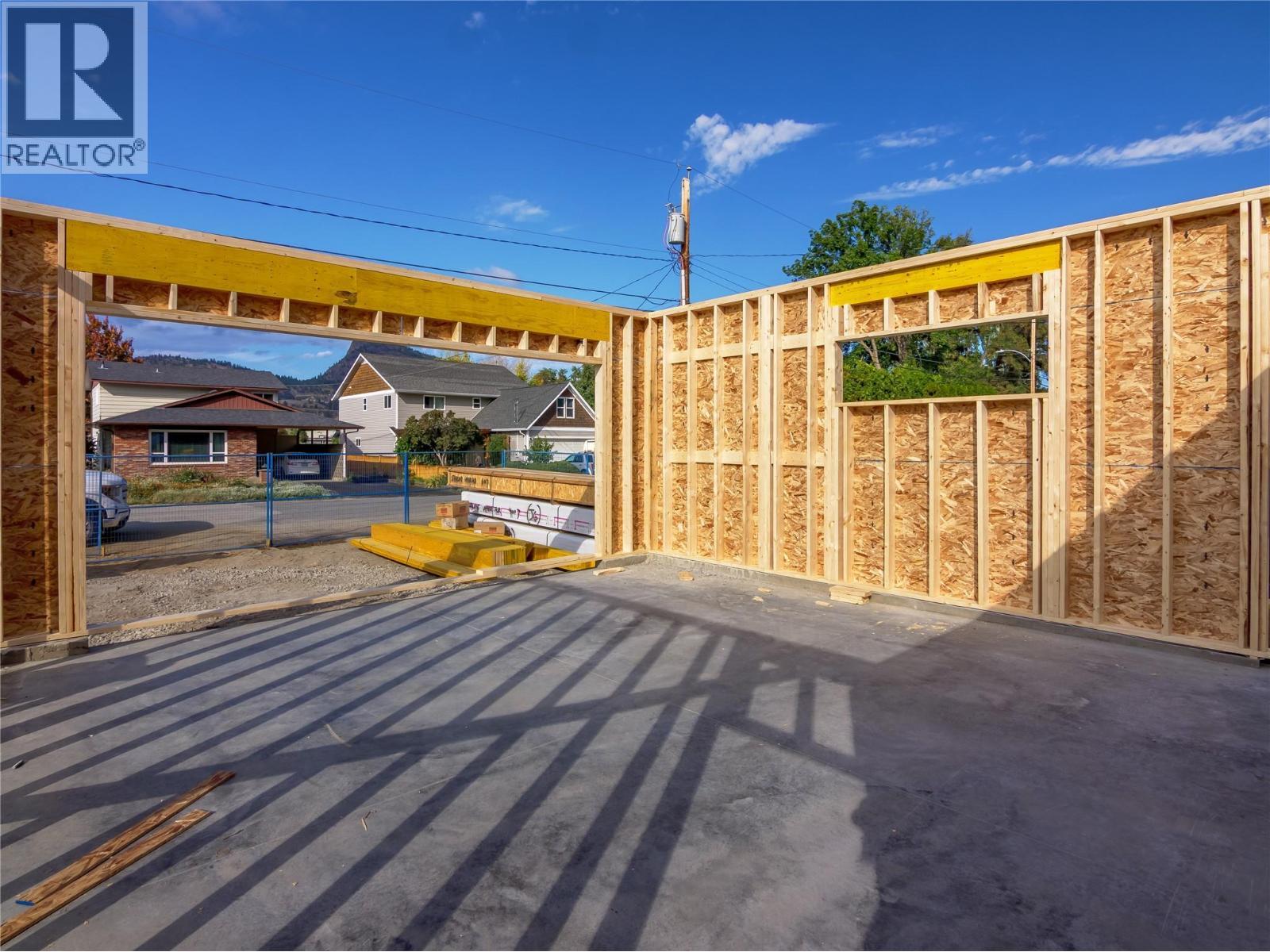 6609 Nixon Road Unit# 102, Summerland, BC - Outdoor