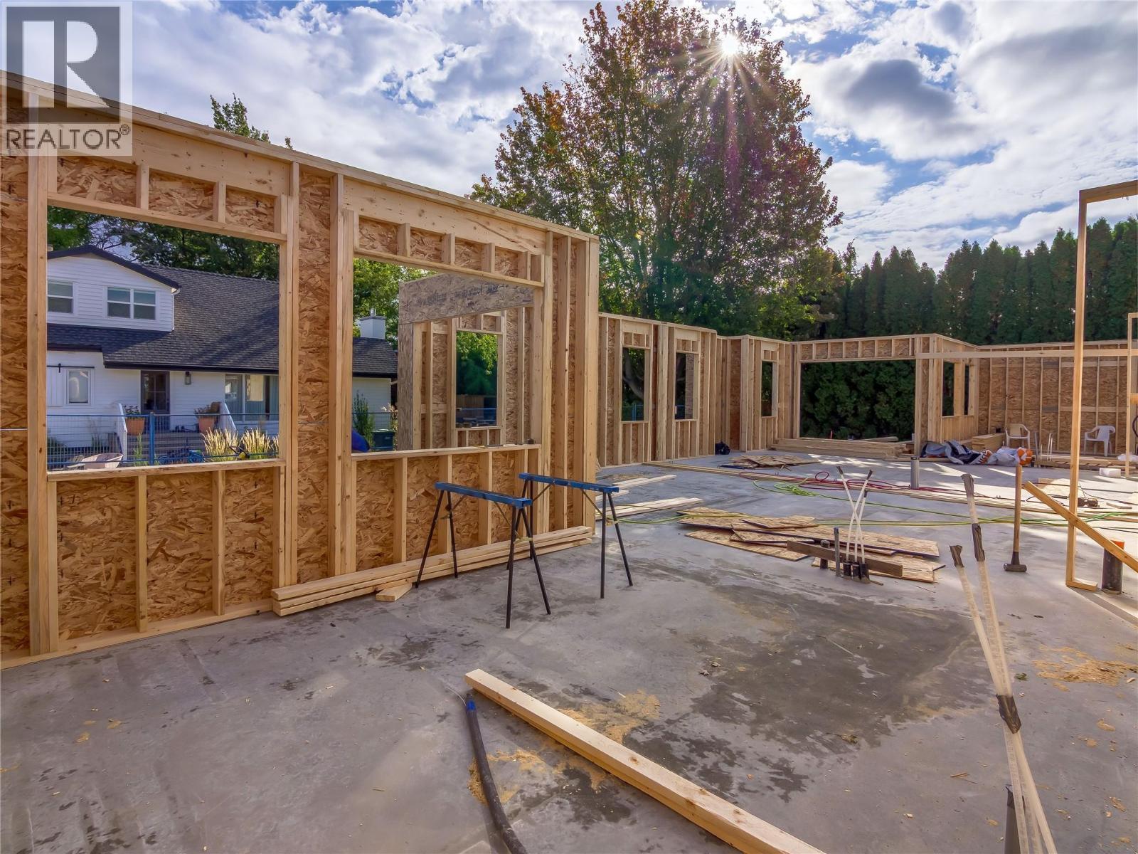 6609 Nixon Road Unit# 102, Summerland, BC - Outdoor