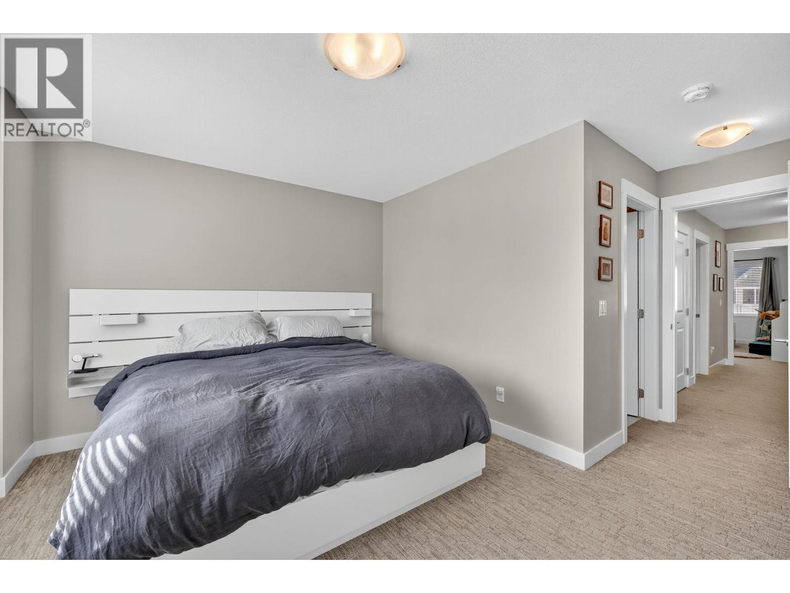 2490 Tuscany Drive Unit# 14, West Kelowna, BC - Indoor Photo Showing Bedroom