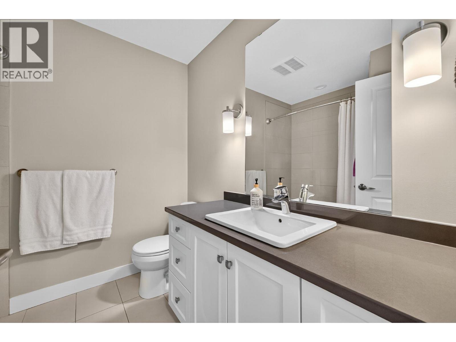 2490 Tuscany Drive Unit# 14, West Kelowna, BC - Indoor Photo Showing Bathroom