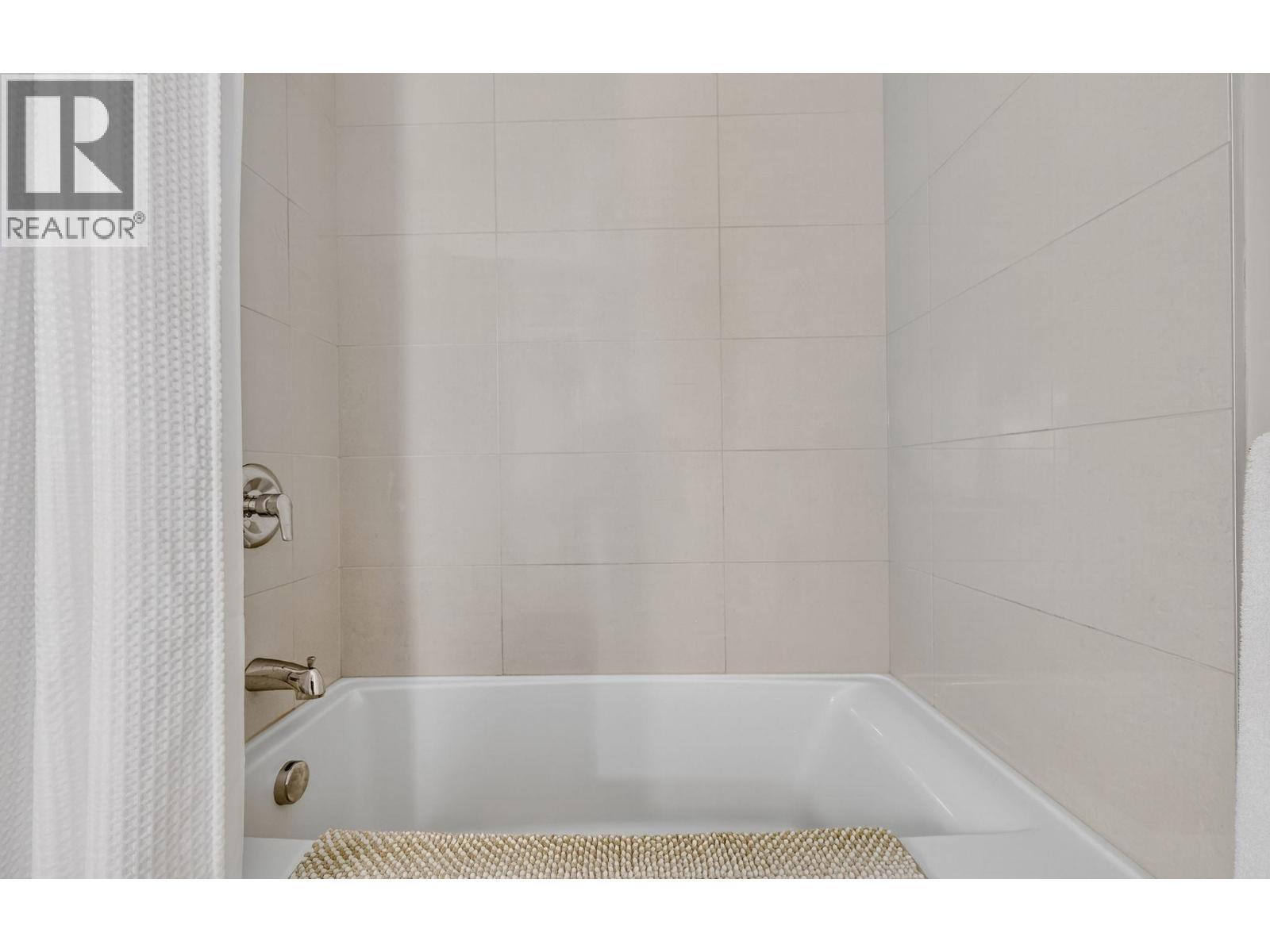 2490 Tuscany Drive Unit# 14, West Kelowna, BC - Indoor Photo Showing Bathroom