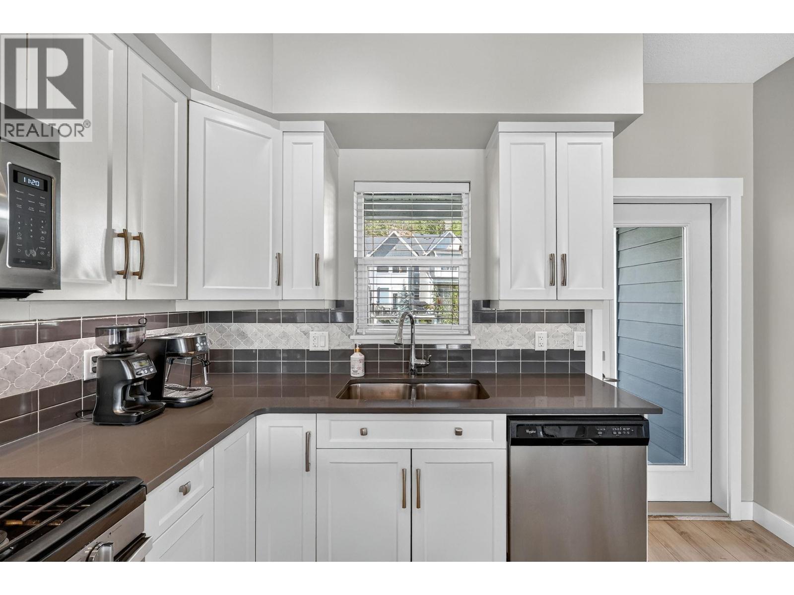 2490 Tuscany Drive Unit# 14, West Kelowna, BC - Indoor Photo Showing Kitchen