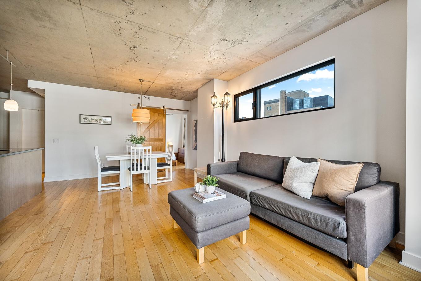 Salon - 627-400 Rue De L'Inspecteur, Montréal (Le Sud-Ouest), QC - Indoor Photo Showing Living Room