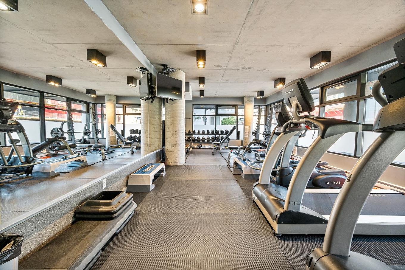 Salle d'exercice - 627-400 Rue De L'Inspecteur, Montréal (Le Sud-Ouest), QC - Indoor Photo Showing Gym Room