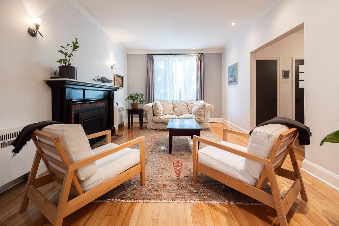 Salon - 4641 Av. Lacombe, Montréal (Côte-Des-Neiges/Notre-Dame-De-Grâce), QC - Indoor Photo Showing Living Room