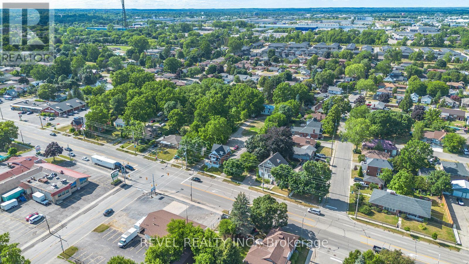 816 Colborne Street E, Brantford, ON