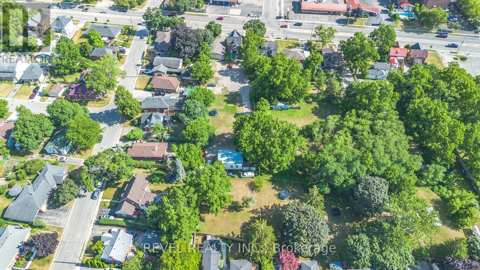 816 Colborne Street E, Brantford, ON