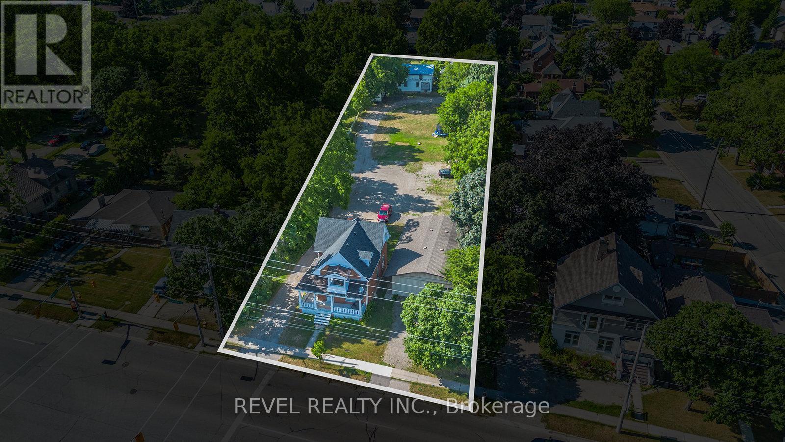 816 Colborne Street E, Brantford, ON