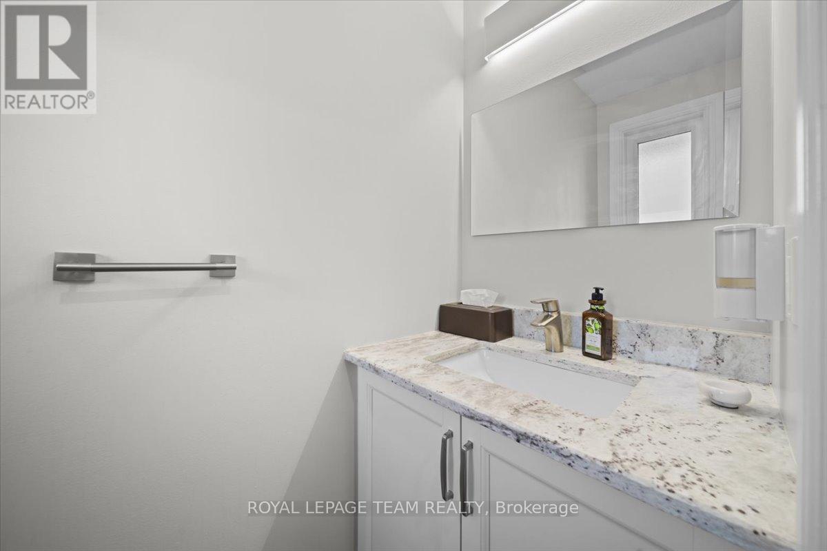 1 Peterson Place, Ottawa, ON -