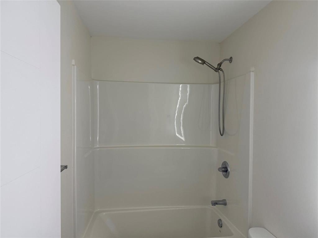 443 Wales Avenue, Winnipeg, MB - Indoor Photo Showing Bathroom