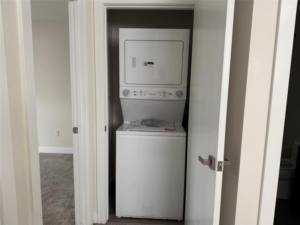 443 Wales Avenue, Winnipeg, MB - Indoor Photo Showing Laundry Room