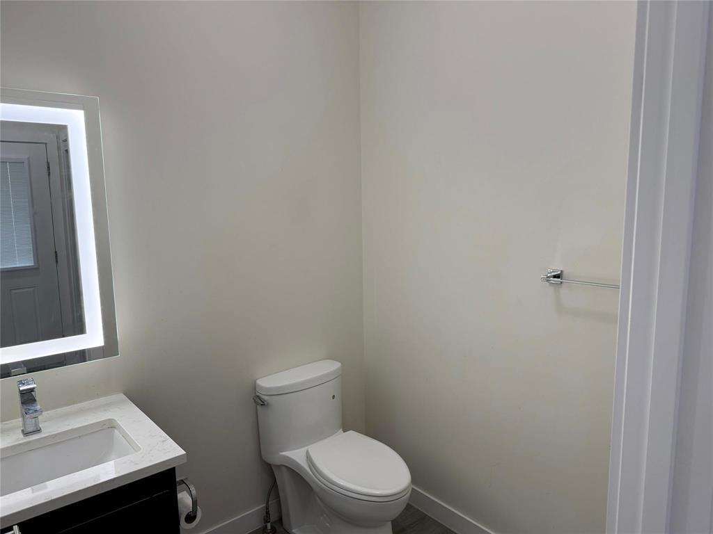 443 Wales Avenue, Winnipeg, MB - Indoor Photo Showing Bathroom