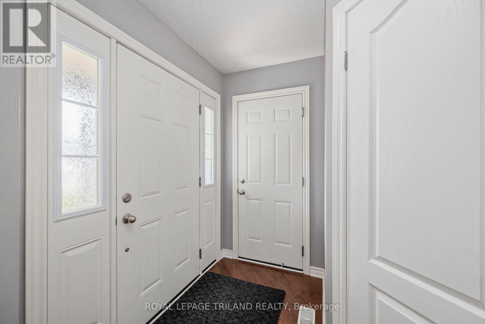 131 Deborah Drive, Strathroy-Caradoc (Ne), ON - Indoor Photo Showing Other Room