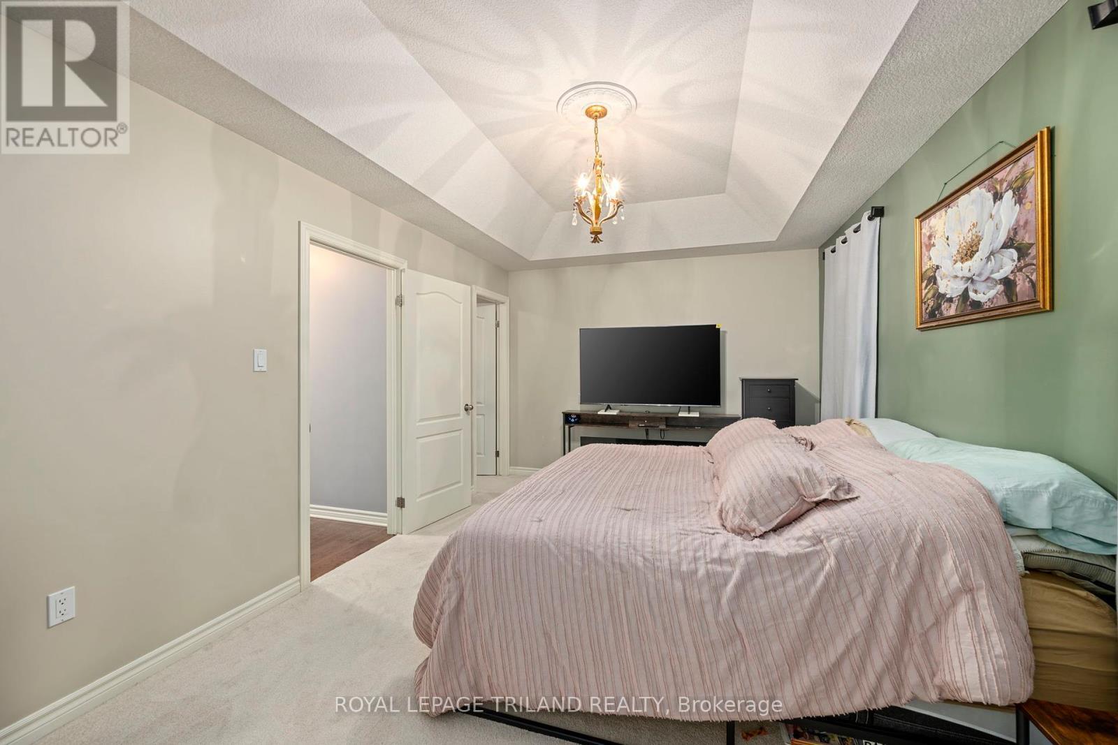 131 Deborah Drive, Strathroy-Caradoc (Ne), ON - Indoor Photo Showing Bedroom