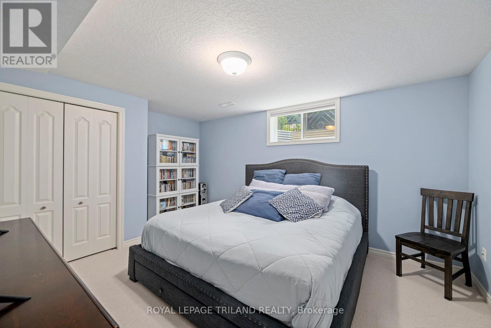 131 Deborah Drive, Strathroy-Caradoc (Ne), ON - Indoor Photo Showing Bedroom