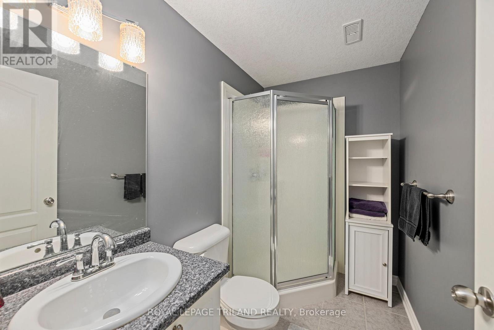 131 Deborah Drive, Strathroy-Caradoc (Ne), ON - Indoor Photo Showing Bathroom