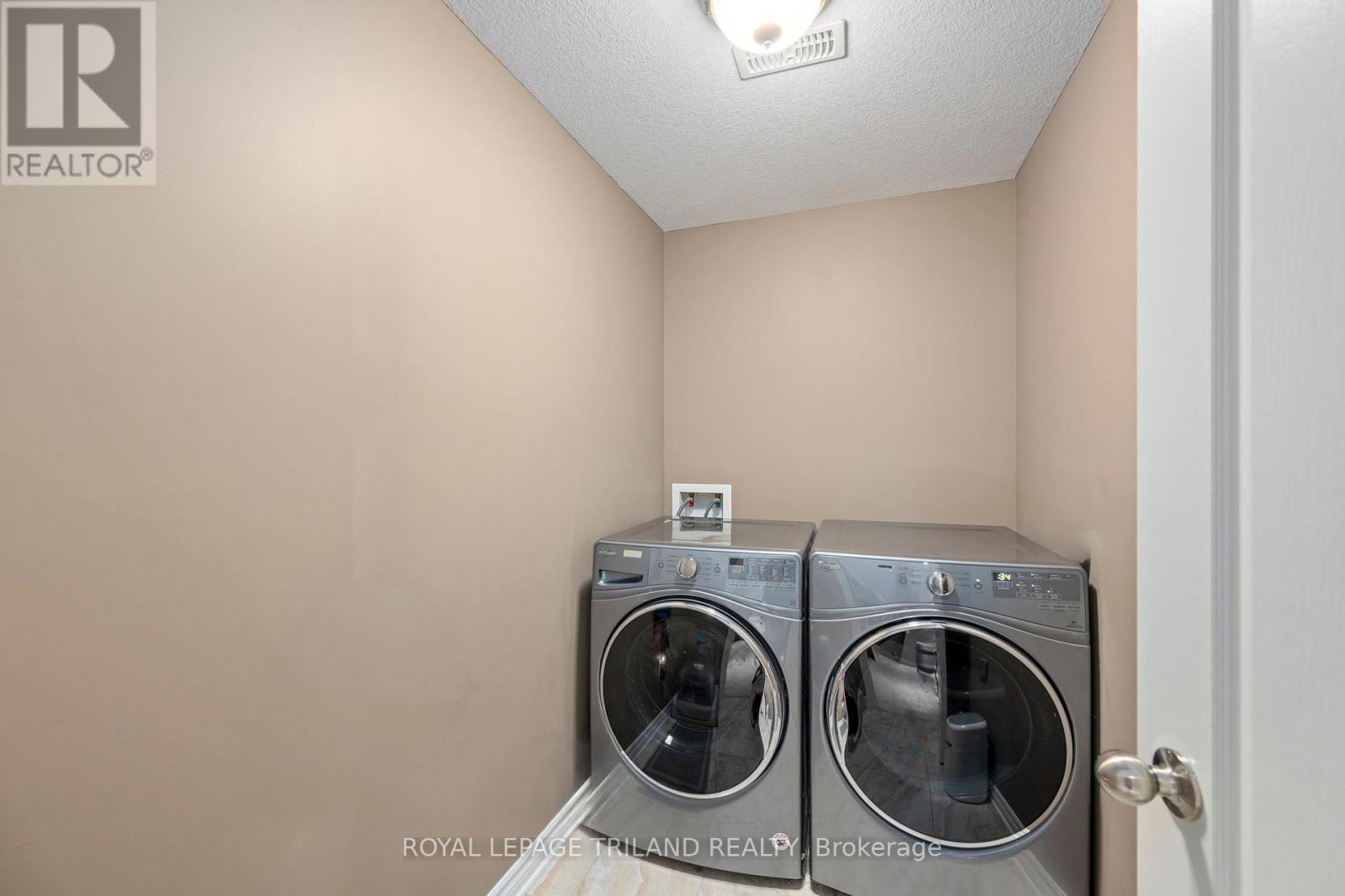 131 Deborah Drive, Strathroy-Caradoc (Ne), ON - Indoor Photo Showing Laundry Room