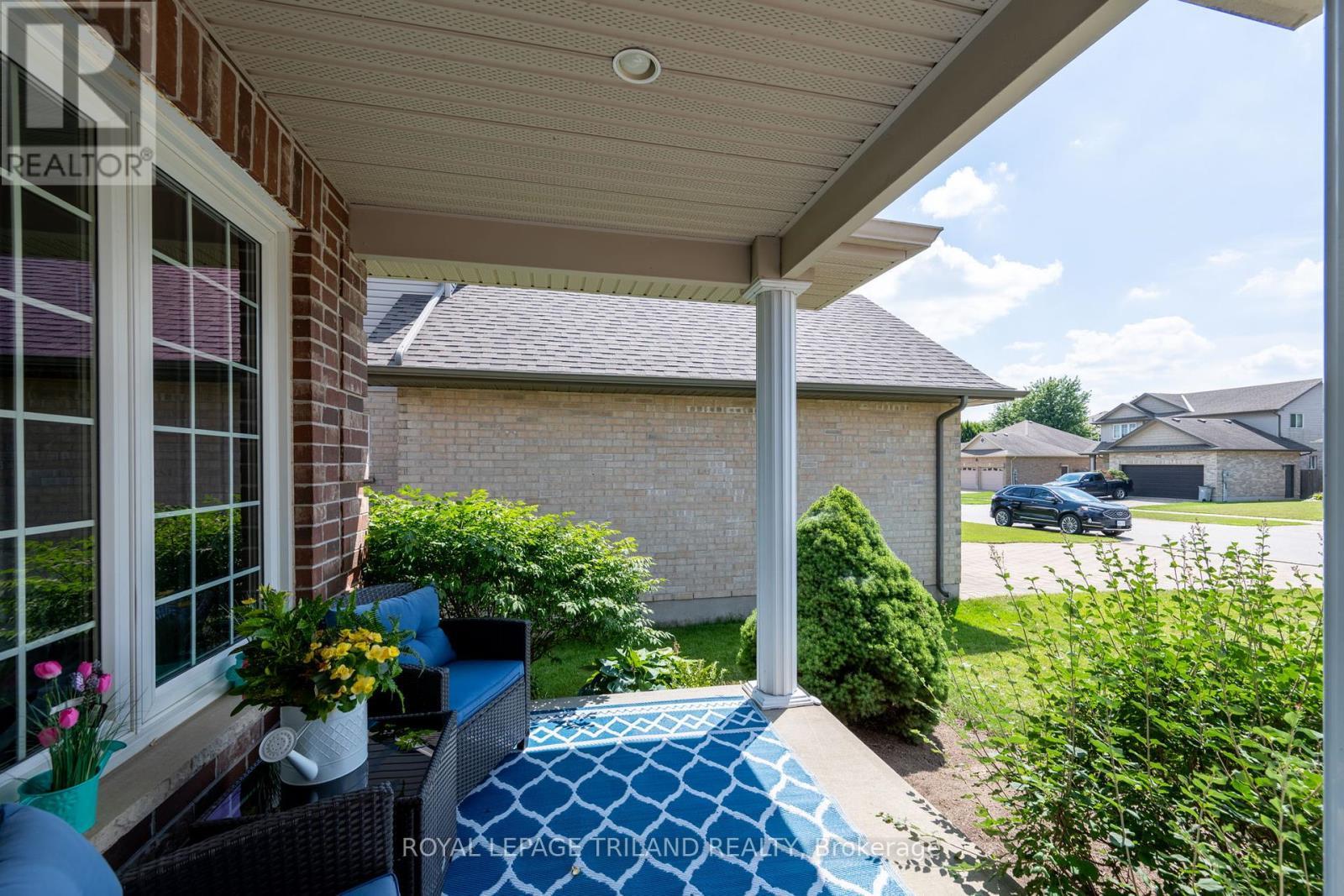 131 Deborah Drive, Strathroy-Caradoc (Ne), ON - Outdoor With Deck Patio Veranda With Exterior