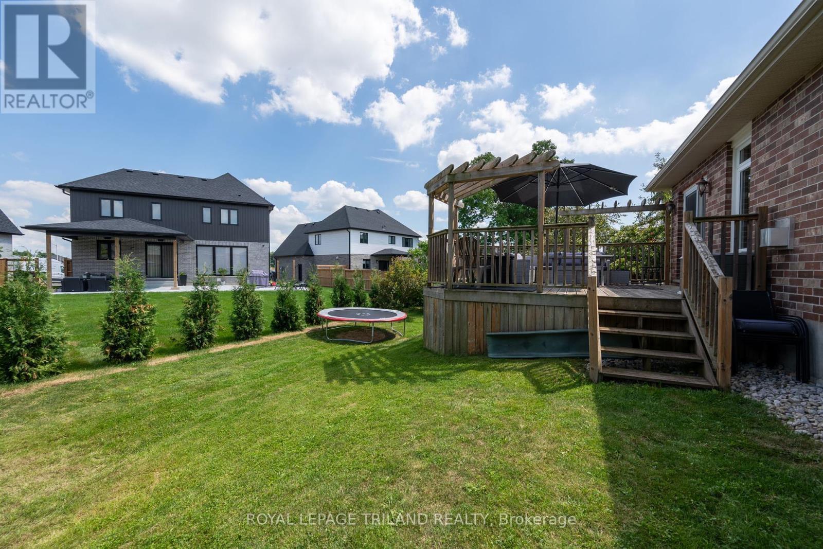 131 Deborah Drive, Strathroy-Caradoc (Ne), ON - Outdoor With Deck Patio Veranda