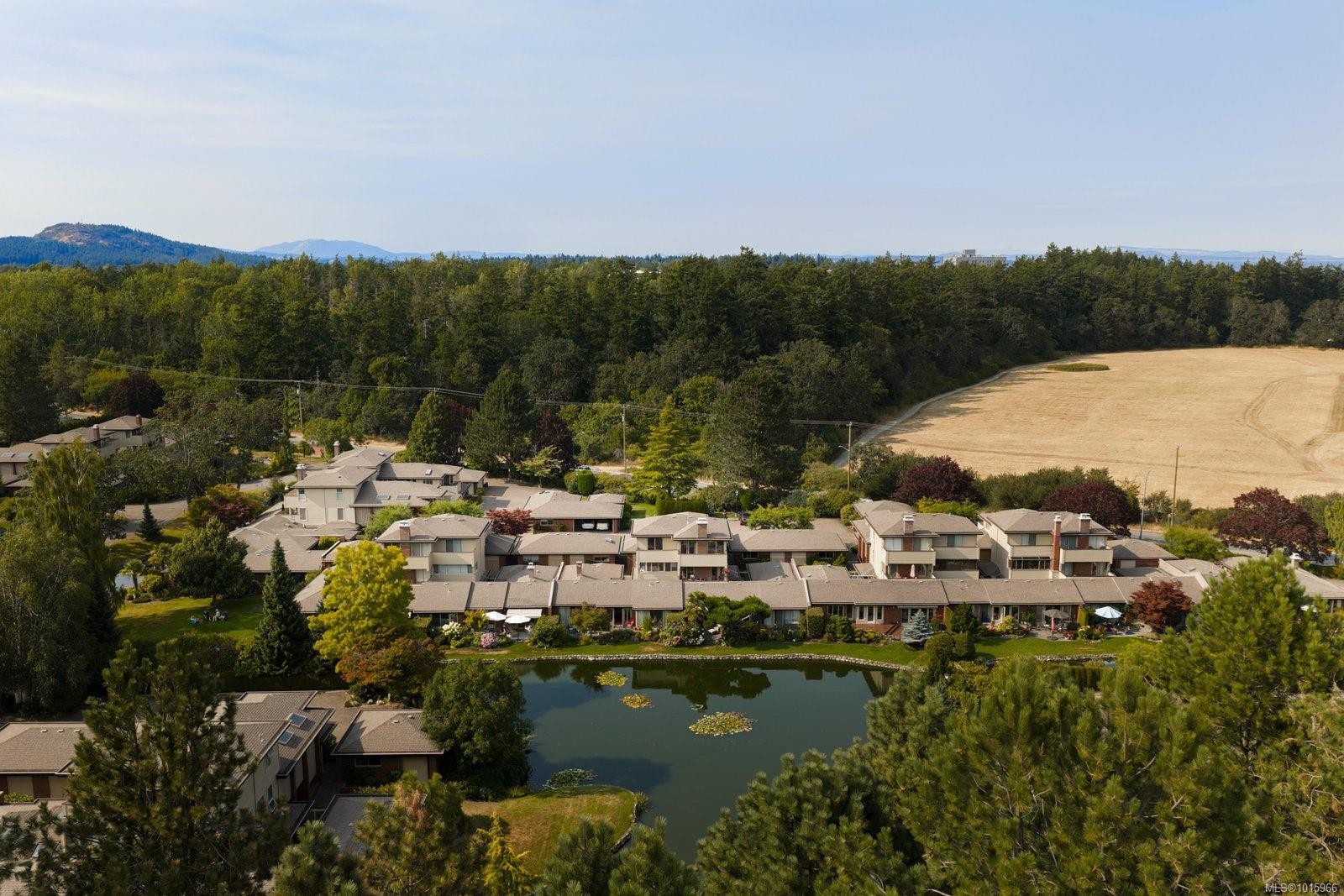 124-2345 Cedar Hill Cross Rd, Oak Bay, BC