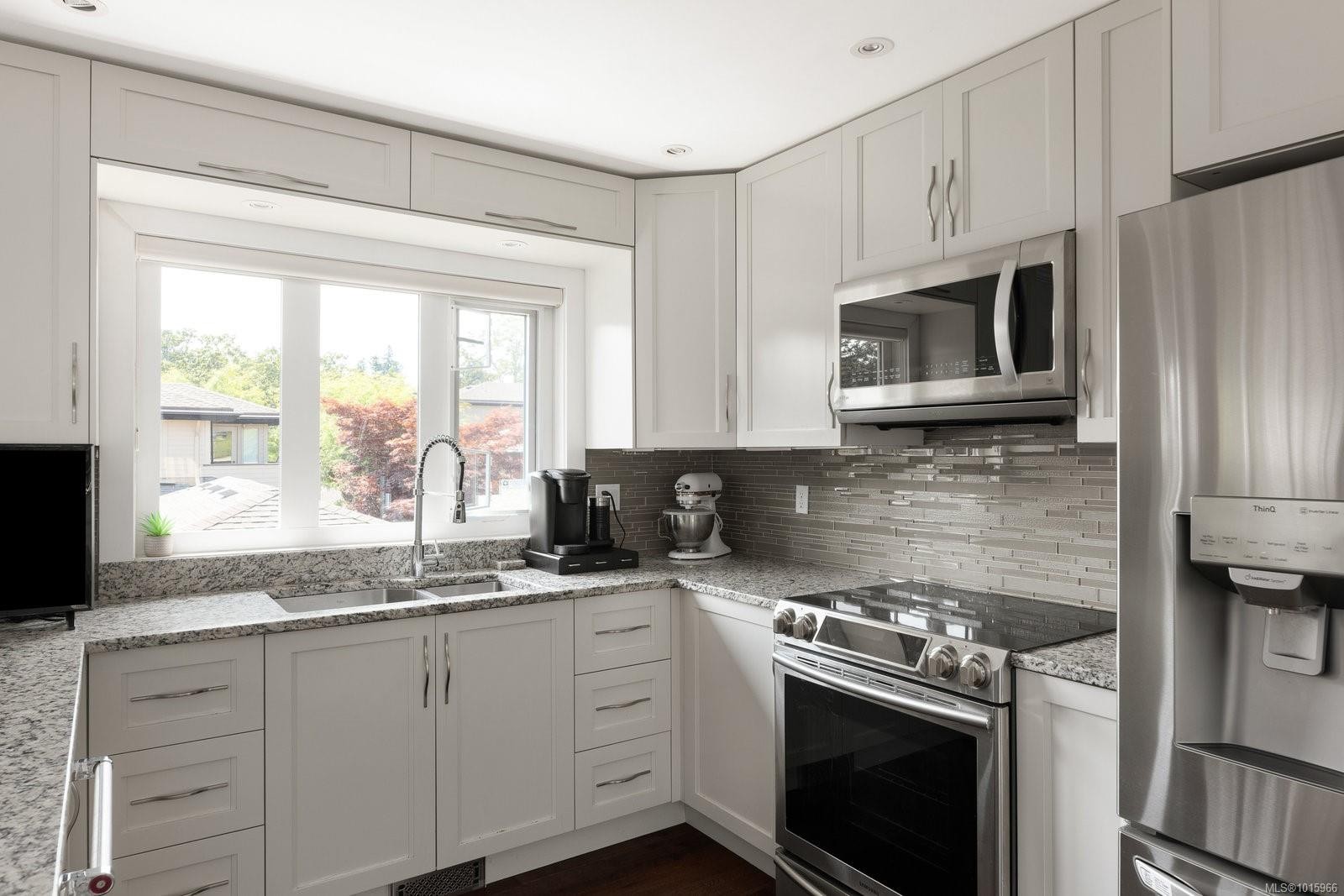 124-2345 Cedar Hill Cross Rd, Oak Bay, BC