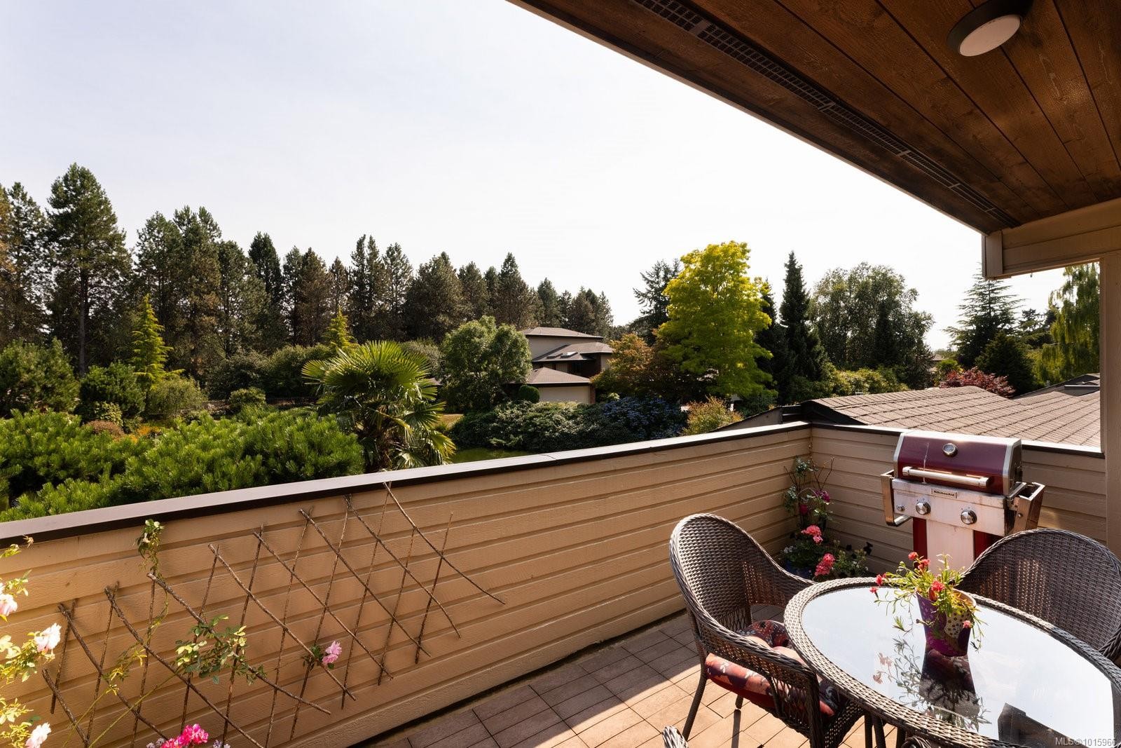 124-2345 Cedar Hill Cross Rd, Oak Bay, BC