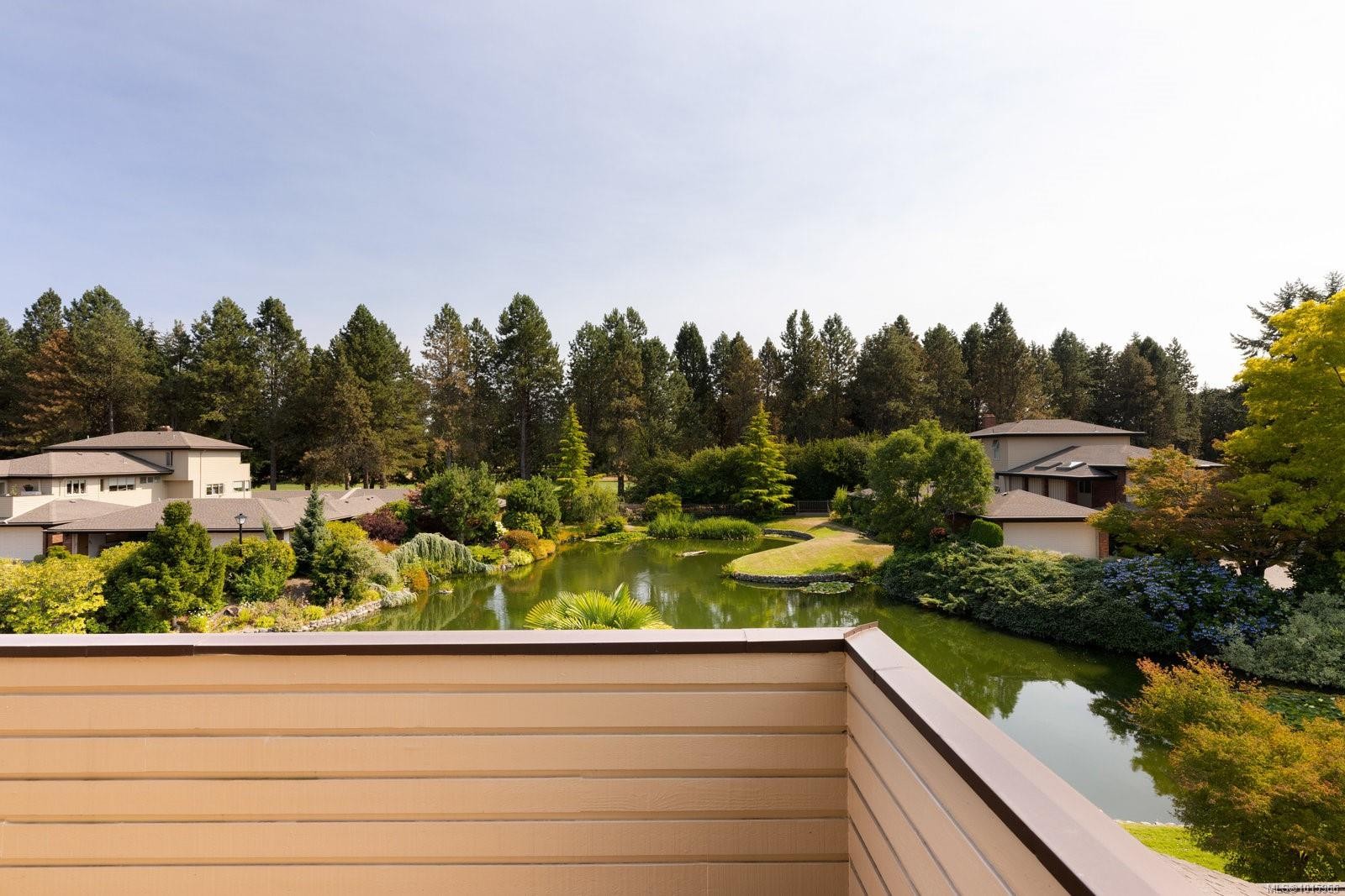 124-2345 Cedar Hill Cross Rd, Oak Bay, BC