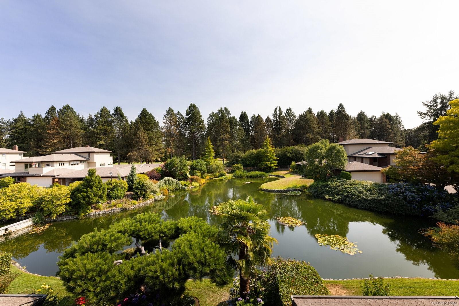 124-2345 Cedar Hill Cross Rd, Oak Bay, BC