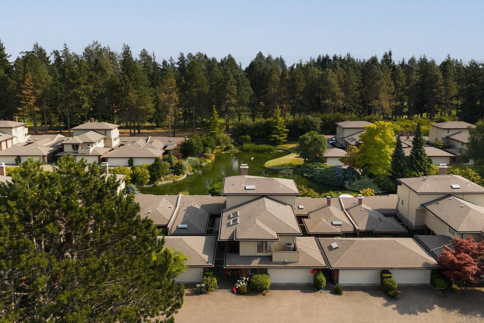 124-2345 Cedar Hill Cross Rd, Oak Bay, BC