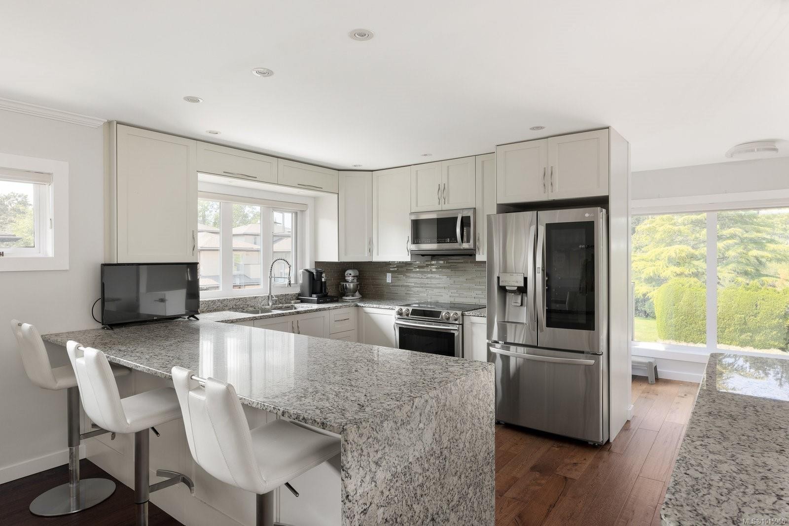 124-2345 Cedar Hill Cross Rd, Oak Bay, BC